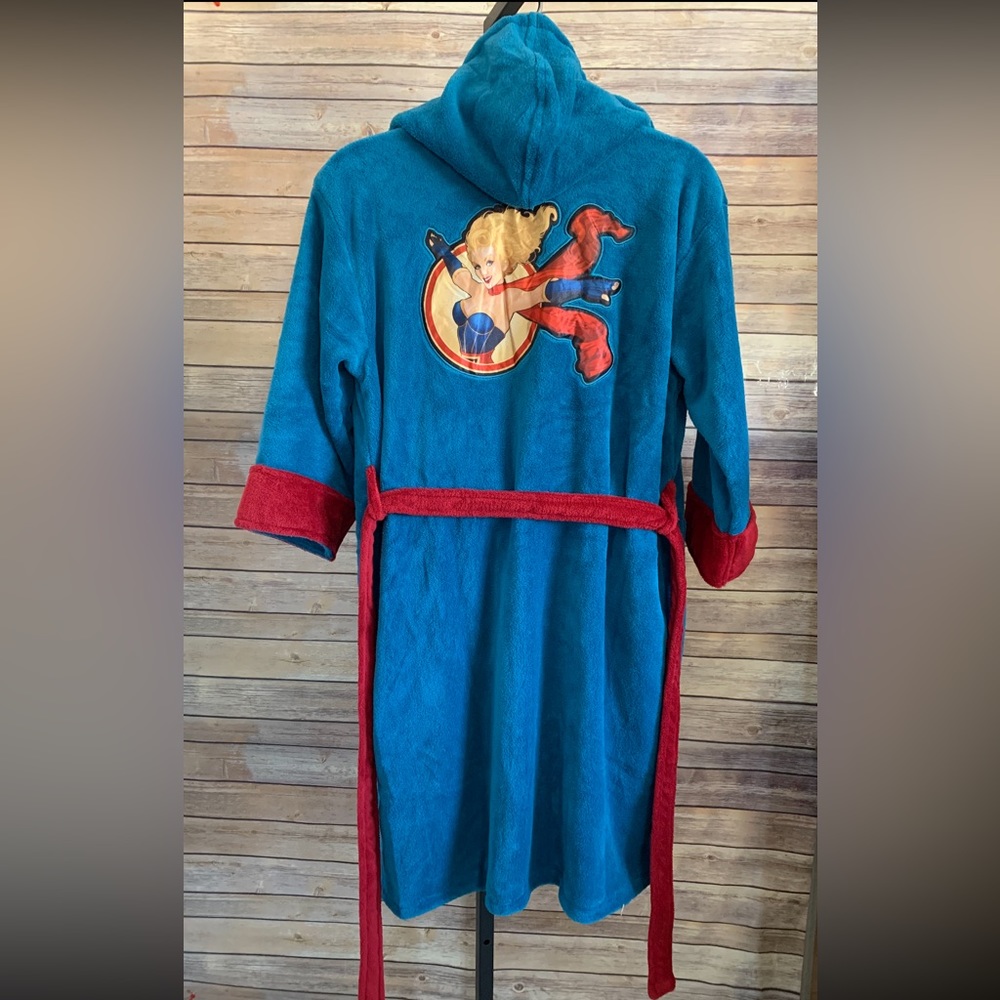 DC Comics Woman Robe - One Size - Picture 3 of 15